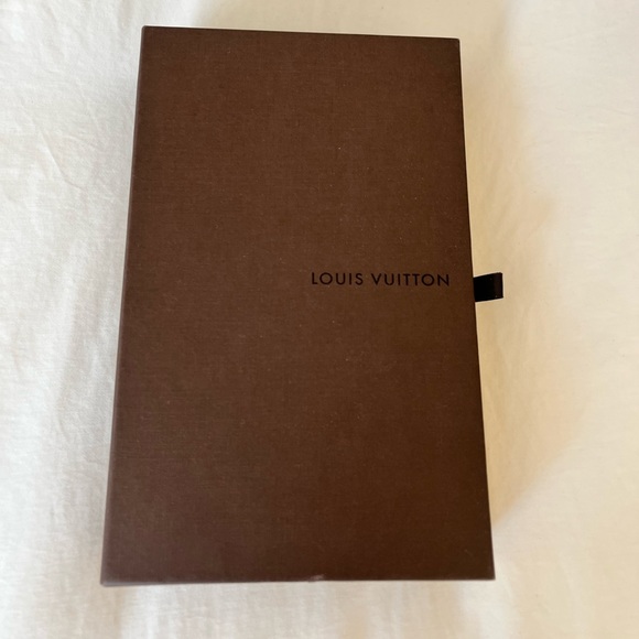 Louis Vuitton Sarah Wallet - Picture 3 of 12